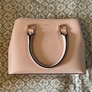 Small baby pink Aldo hand bag